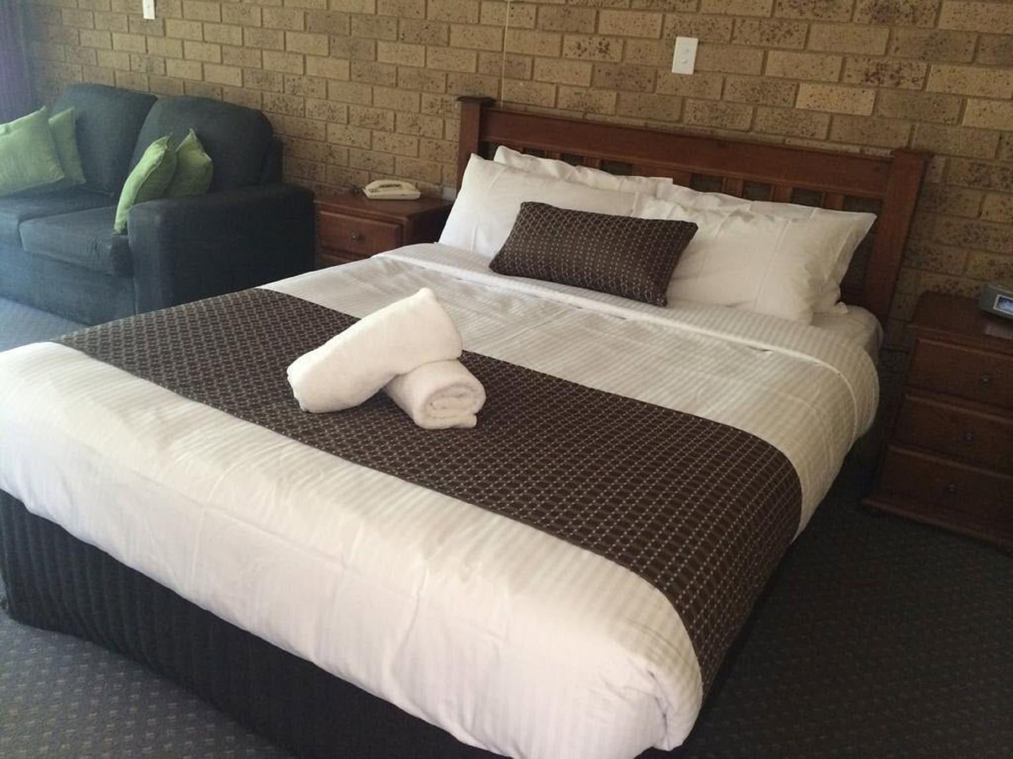 High Country Motor Inn Брайт Экстерьер фото