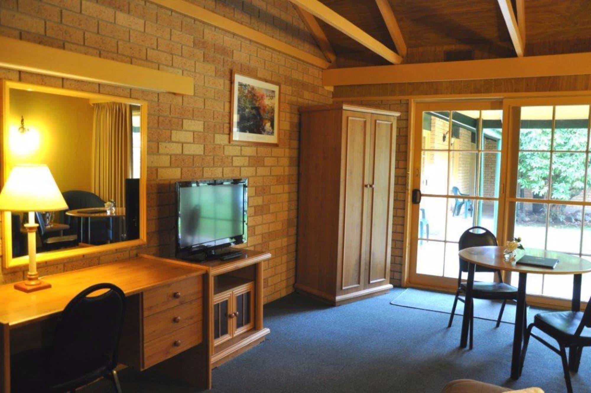 High Country Motor Inn Брайт Экстерьер фото